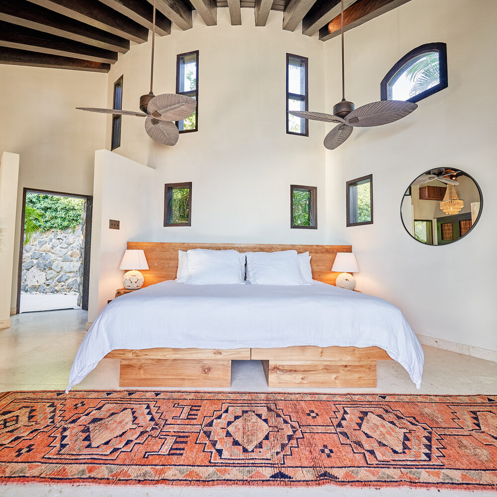 Love Villa with vaulted ceilings and panoramic ocean views